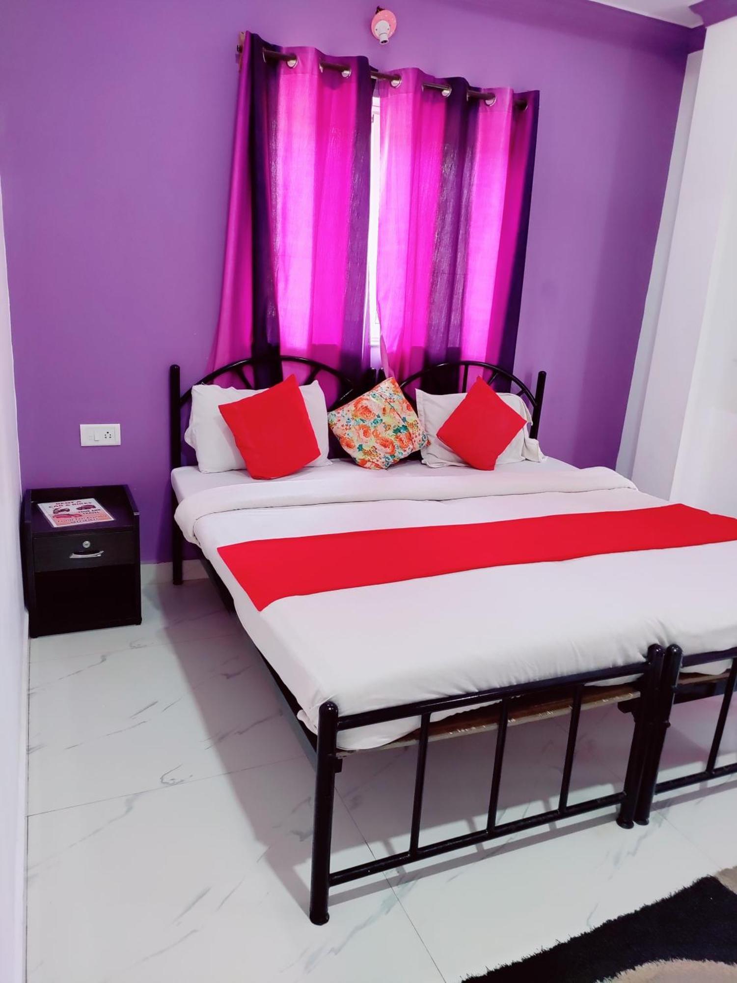 Hotel Queen Queen Sea Calangute Bagian luar foto