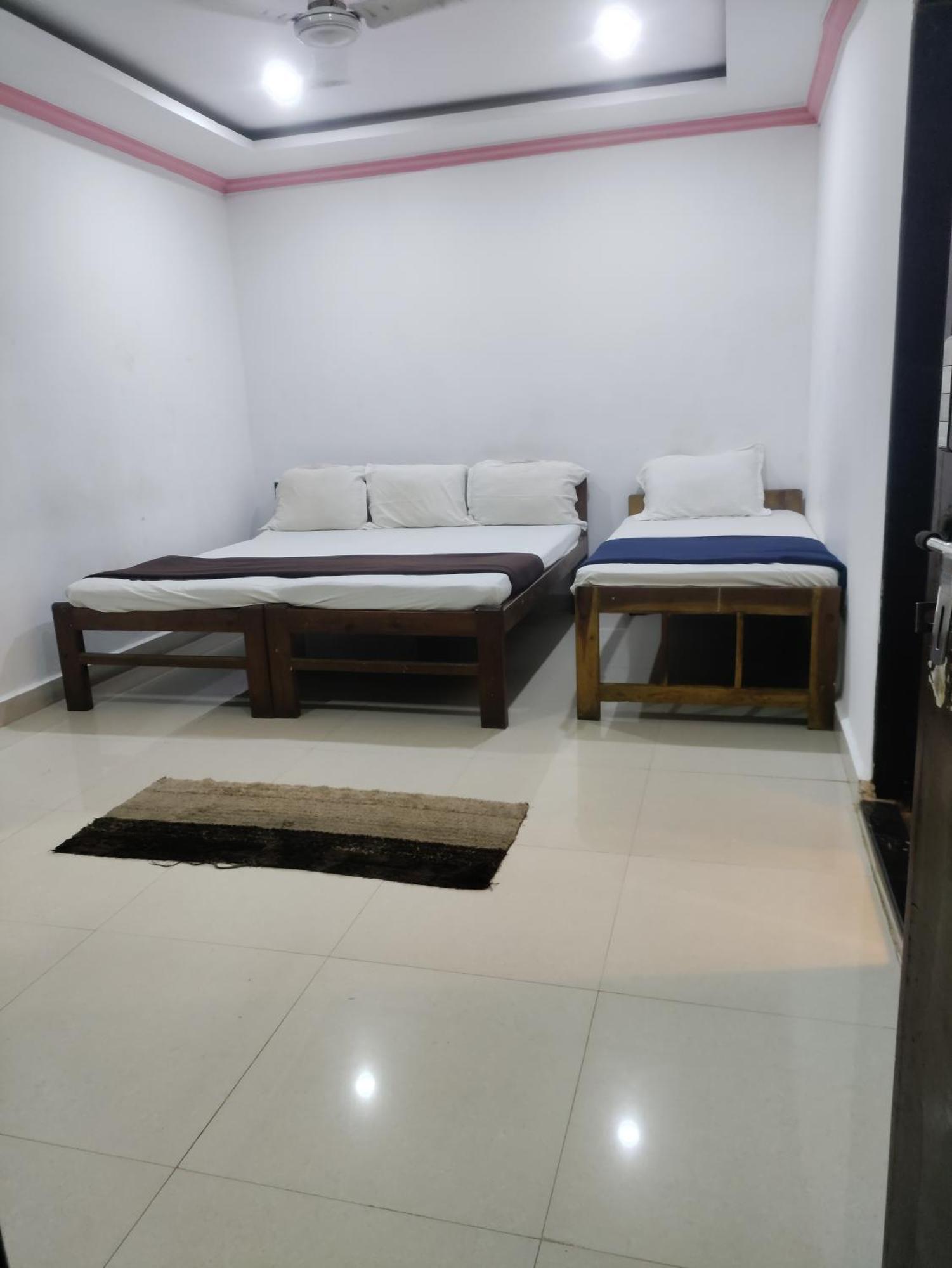 Hotel Queen Queen Sea Calangute Bagian luar foto