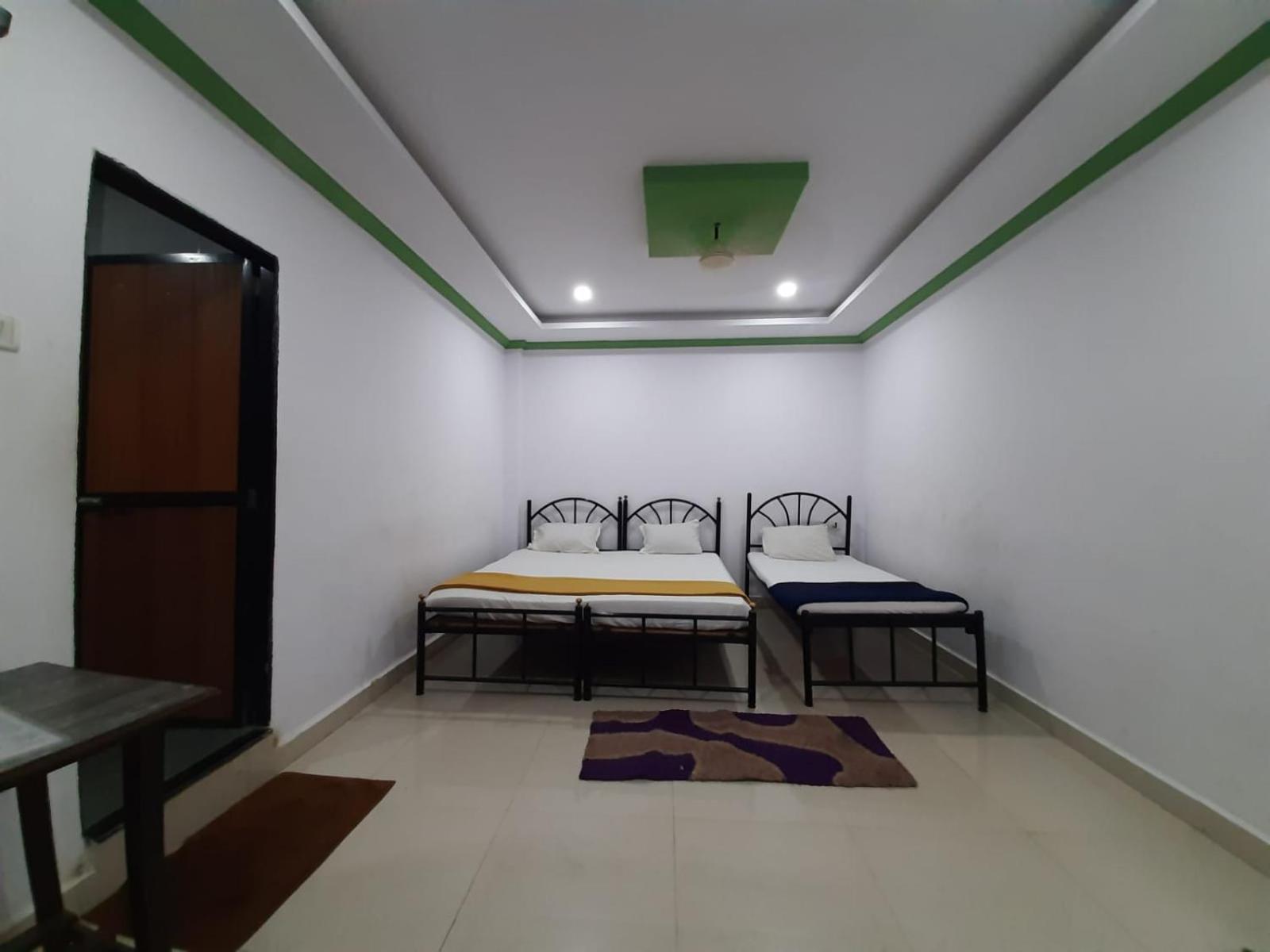 Hotel Queen Queen Sea Calangute Bagian luar foto