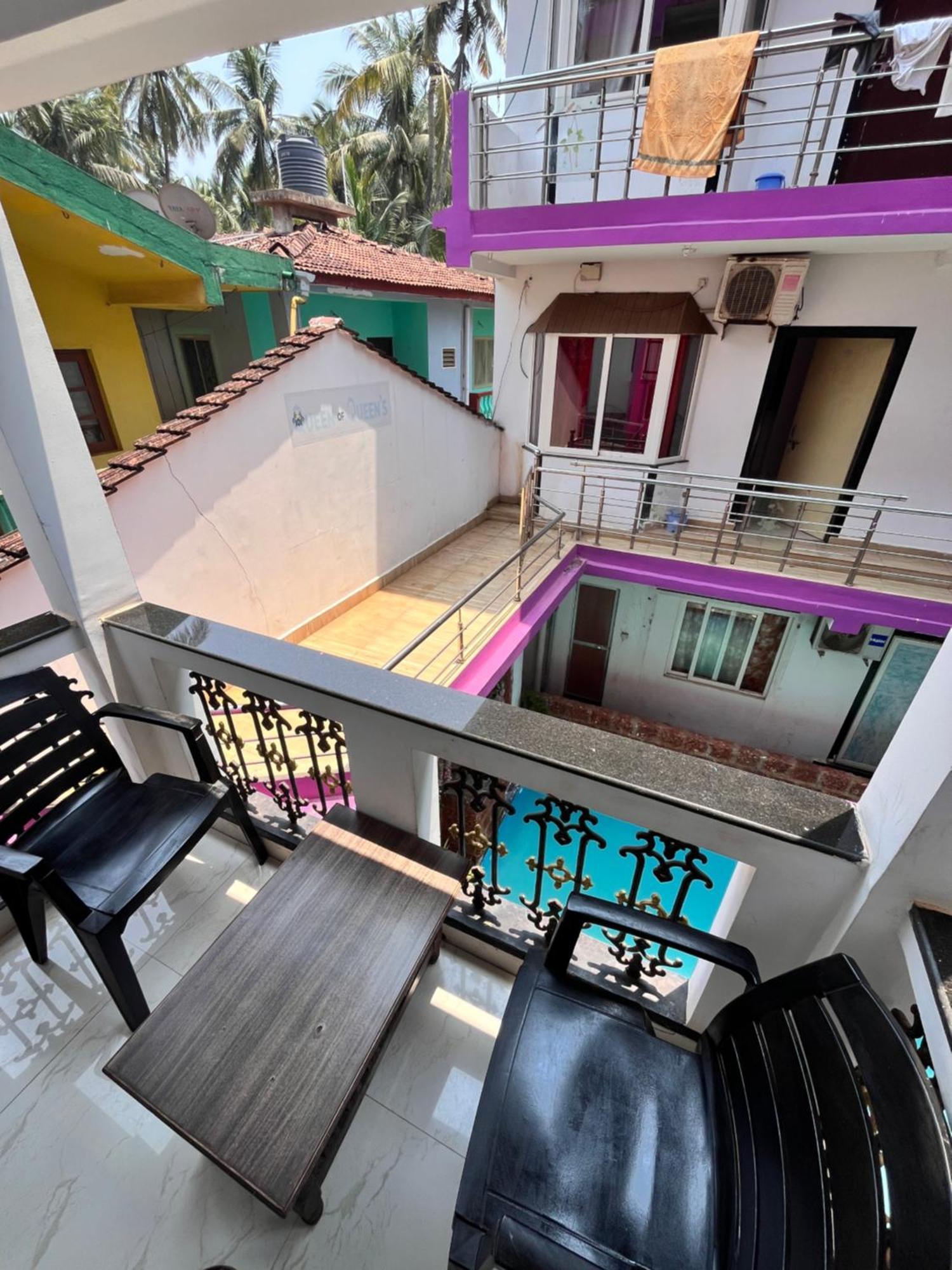 Hotel Queen Queen Sea Calangute Bagian luar foto